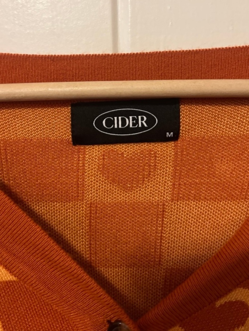 ❤️‍🔥❤️‍🔥Cider Orange & Gold Checkered V-Neck Cardigan - Picture 4 of 4
